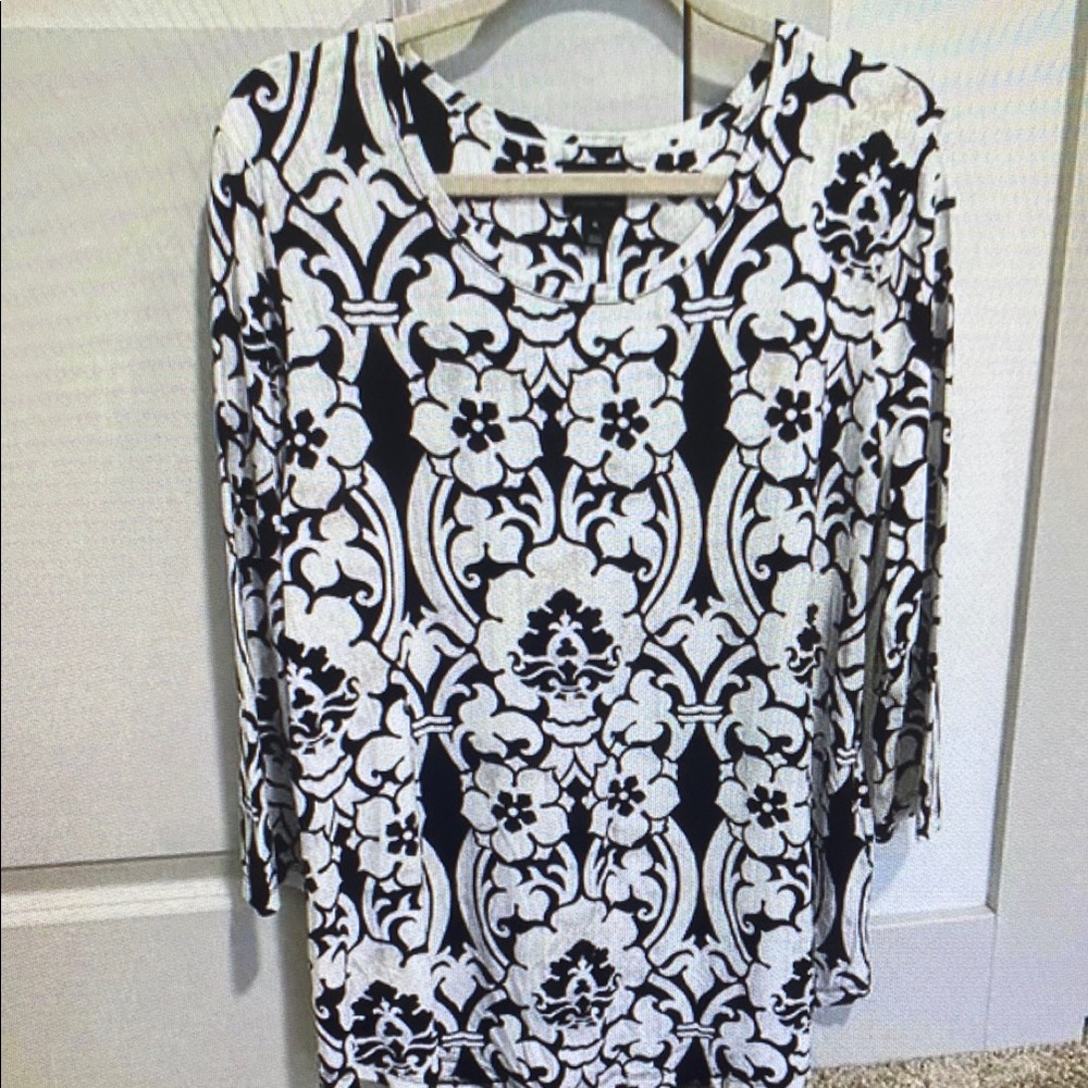 Black and White Patterned Women's Top